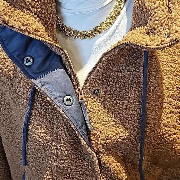 Universal threads pullover fleece like top size large - Picture 3 of 10